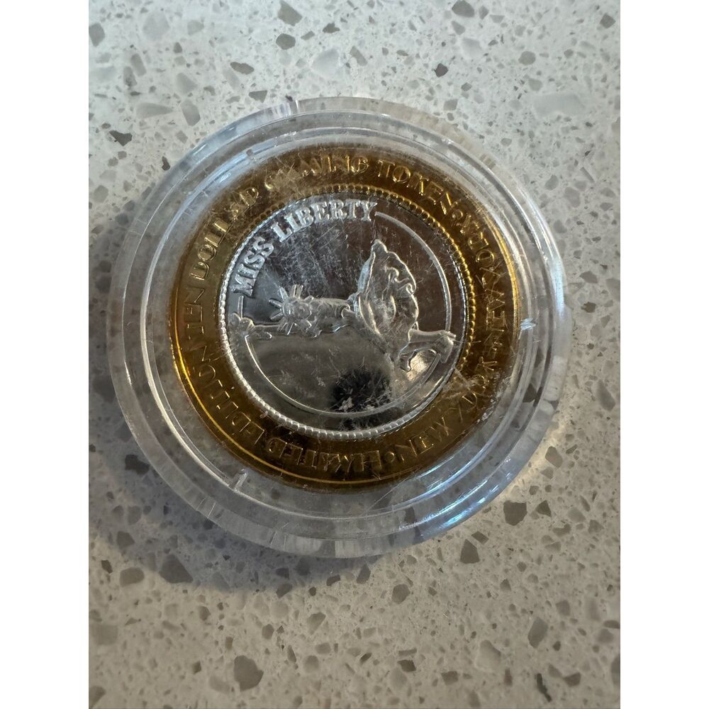 Sealed 1997-2005 New York Miss Liberty $10 .999 Silver Las Vegas Gaming Token